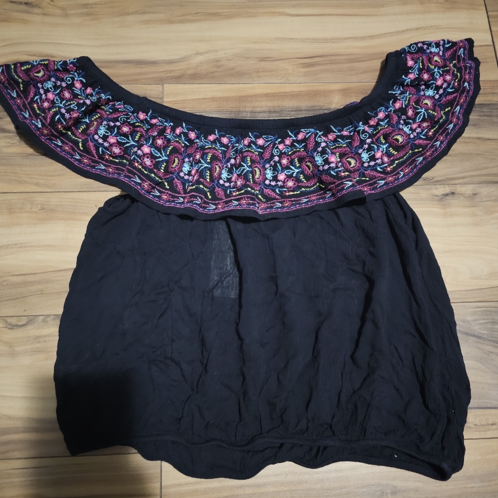 Arizona Off the Shoulder Boho Floral Black Top Juniors Medium